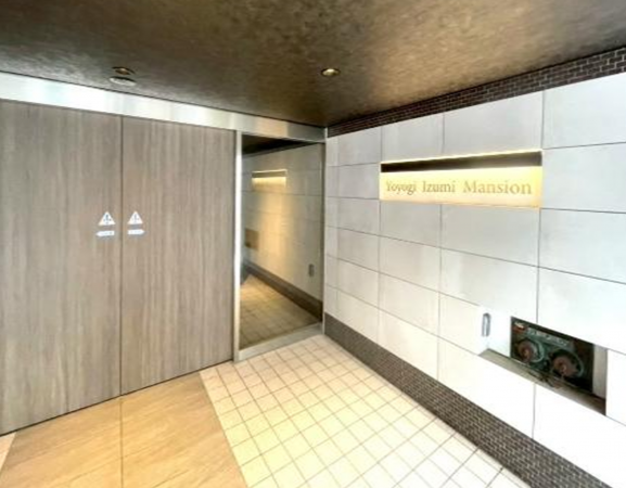 渋谷区富ヶ谷、マンションのエントランス画像です