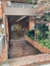 渋谷区桜丘町、マンションのエントランス画像です