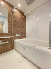 目黒区上目黒、マンションの風呂画像です