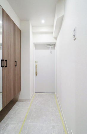 目黒区目黒、マンションの玄関画像です