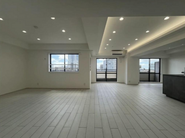渋谷区渋谷、マンションの居間画像です