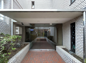 渋谷区本町、マンションの画像です