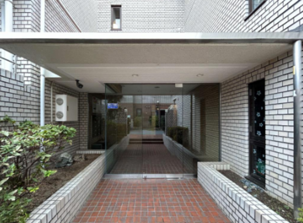 渋谷区本町、マンションの画像です