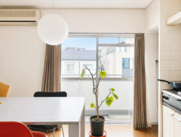 目黒区中目黒、マンションの居間画像です