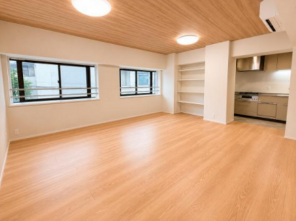 渋谷区初台、マンションの居間画像です