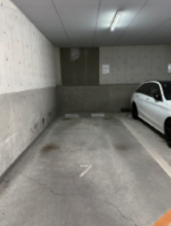 渋谷区代々木、マンションの駐車場画像です