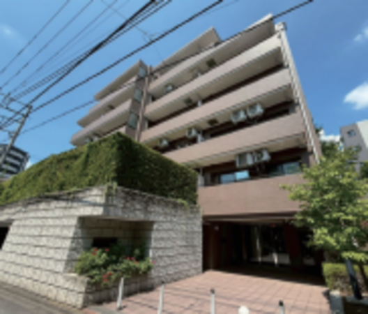 渋谷区代々木、マンションの外観画像です