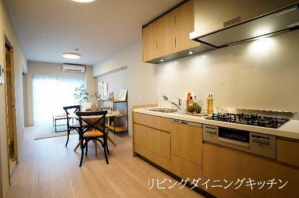 目黒区青葉台、マンションのキッチン画像です