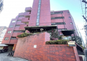 目黒区中町、マンションの外観画像です
