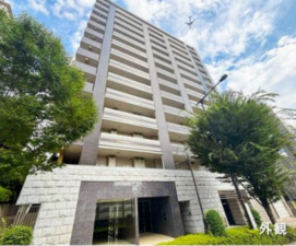 渋谷区代々木、マンションの外観画像です