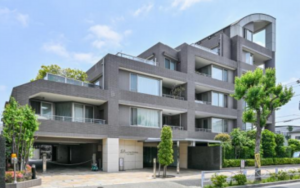 目黒区目黒本町、マンションの外観画像です