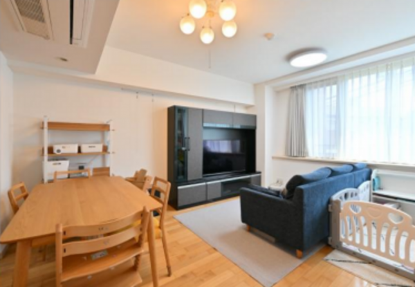 目黒区目黒本町、マンションの居間画像です