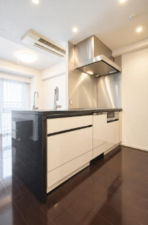 目黒区上目黒、マンションのキッチン画像です