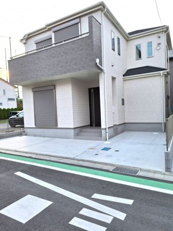 相模原市南区新磯野、新築一戸建ての画像です