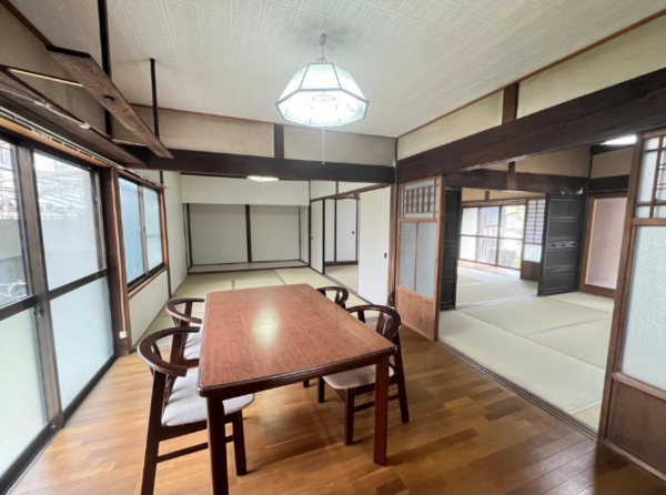 泉南市男里、中古一戸建ての画像です