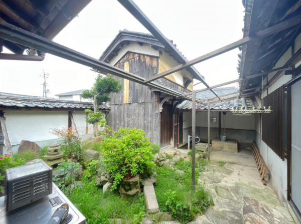 泉南市男里、中古一戸建ての画像です