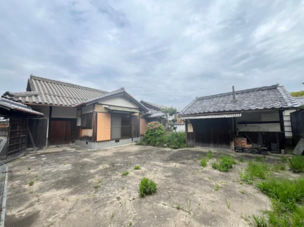 泉南市男里、中古一戸建ての画像です
