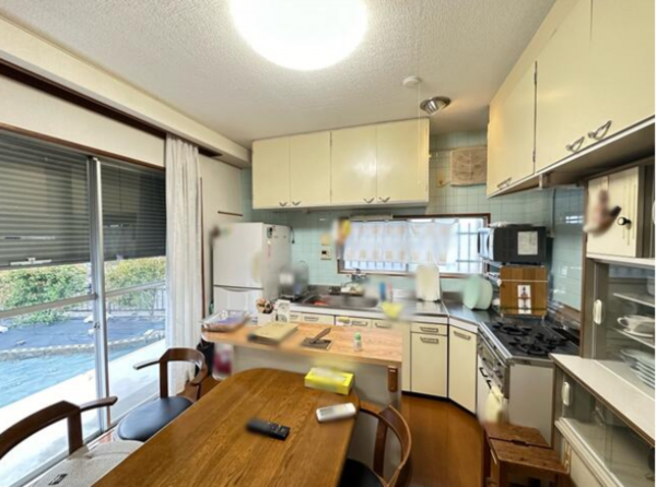 阪南市下出、中古一戸建てのキッチン画像です