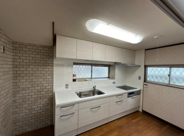 阪南市箱作、中古一戸建てのキッチン画像です