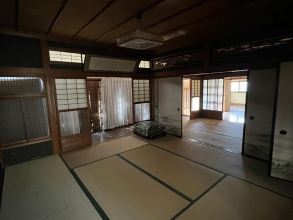 泉南市信達童子畑、中古一戸建ての画像です