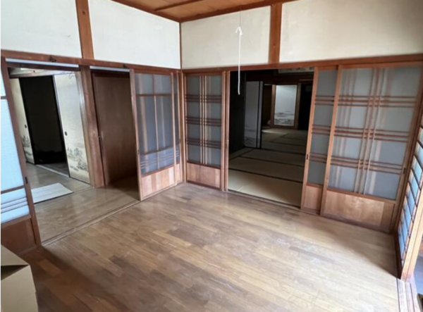 泉南市信達童子畑、中古一戸建ての画像です