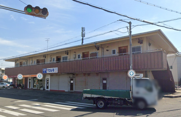 阪南市鳥取中、収益物件/店舗付住宅の画像です