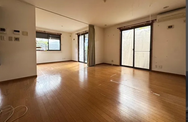 阪南市桃の木台、中古一戸建ての画像です
