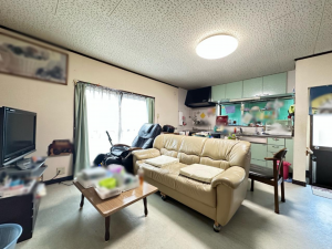 泉南郡岬町深日、中古一戸建ての居間画像です