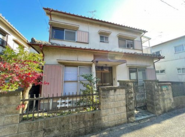 阪南市下出、中古一戸建ての画像です