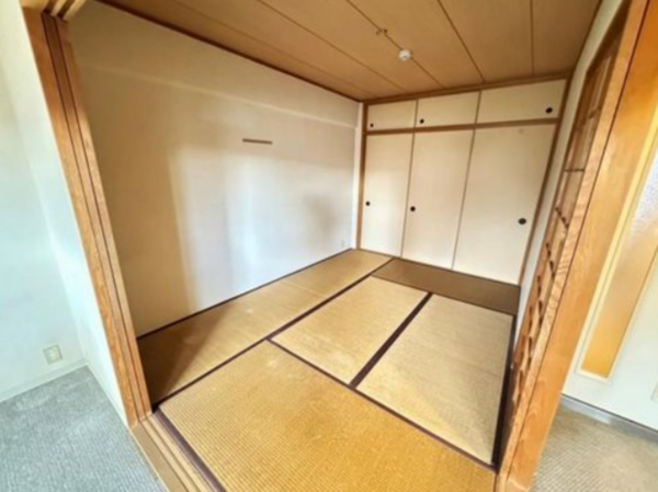 泉南市男里、マンションの画像です