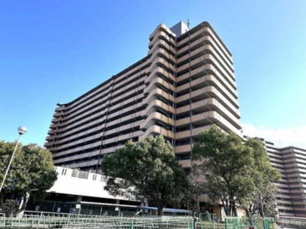 泉南市男里、マンションの画像です