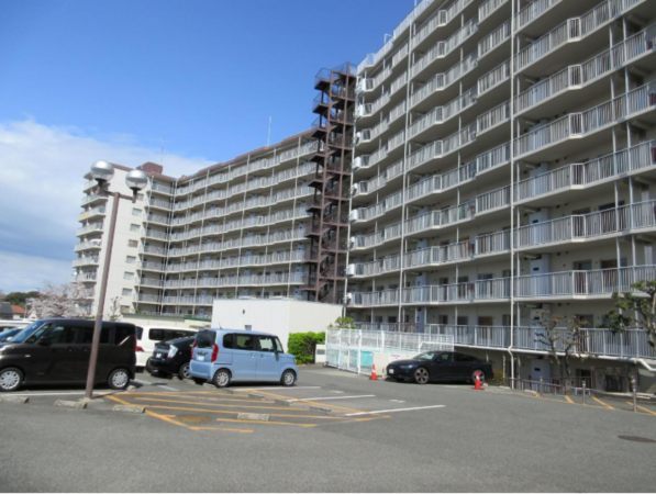 泉南市信達市場、マンションの画像です