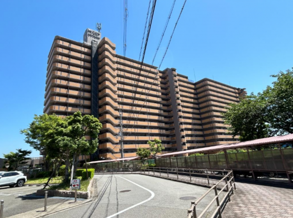 泉南市男里、マンションの画像です