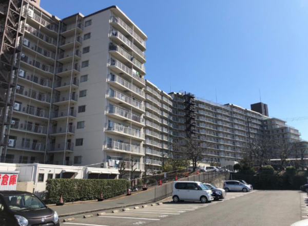 泉南市信達市場、マンションの画像です