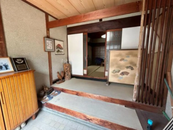 泉南市中小路、中古一戸建ての画像です