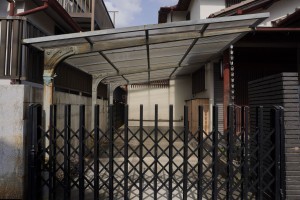 泉南市樽井、中古一戸建ての駐車場画像です