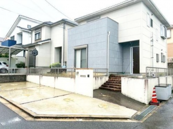 阪南市緑ヶ丘、中古一戸建ての画像です