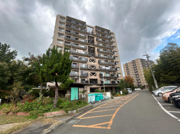 泉南市信達大苗代、マンションの画像です