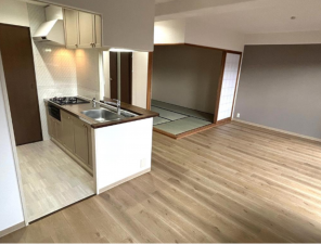 泉南市男里、マンションの画像です