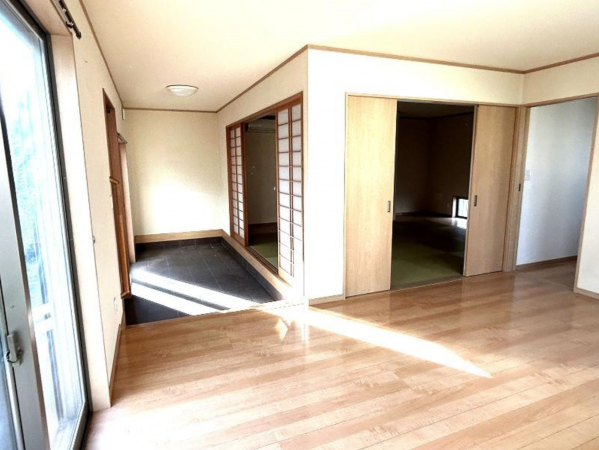 館林市朝日町、中古一戸建ての画像です