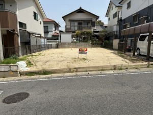豊田市東山町、土地の前面道路を含む現地写真画像です