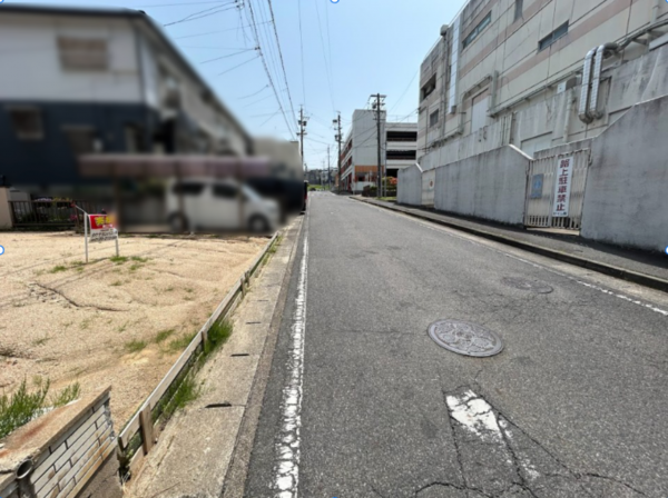 豊田市東山町、土地の前面道路を含む現地写真画像です