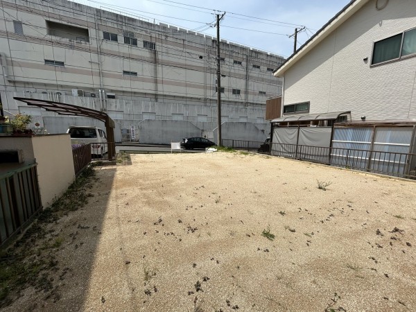 豊田市東山町、土地の前面道路を含む現地写真画像です