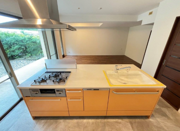 豊田市前山町、マンションのキッチン画像です