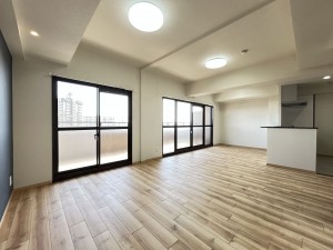 豊田市前山町、マンションの居間画像です