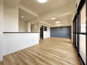 豊田市前山町、マンションの居間画像です