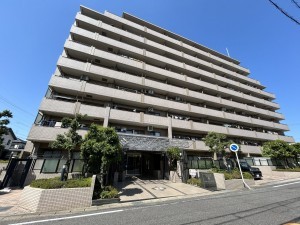 豊田市前山町、マンションの外観画像です