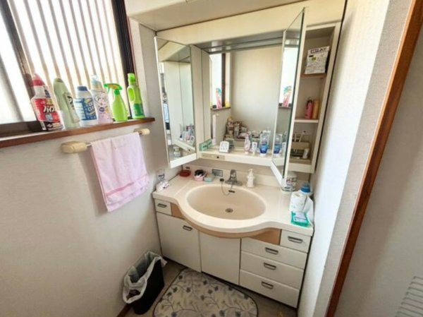 豊田市栄生町、中古一戸建ての画像です
