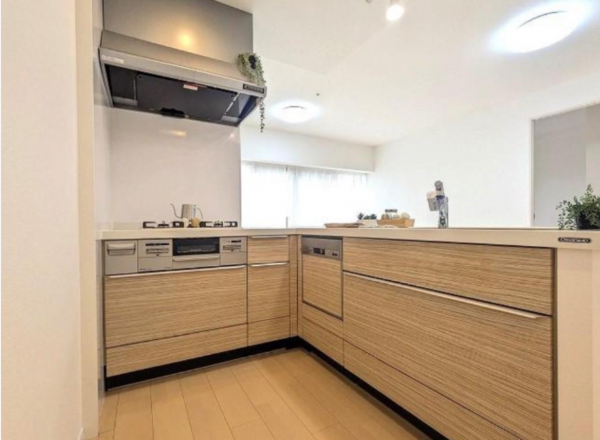 豊田市河合町、マンションのキッチン画像です