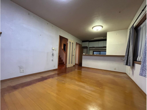豊田市美山町、中古一戸建ての居間画像です